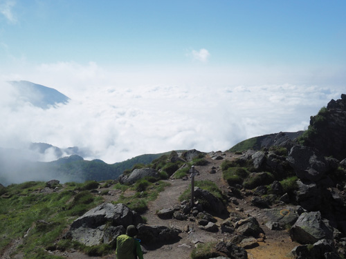 日光白根山　眼下に雲海が広がっている。