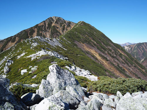 長野県・常念岳登山　前常念岳から常念岳に続く尾根