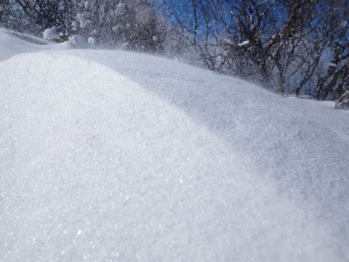 赤城山山頂付近　強風で雪が飛ばされる