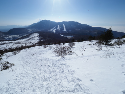 湯ノ丸山山頂直下より浅間山方面の眺め