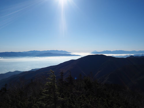 長野　常念岳への登山道　樹林帯を抜けると素晴らしい眺め